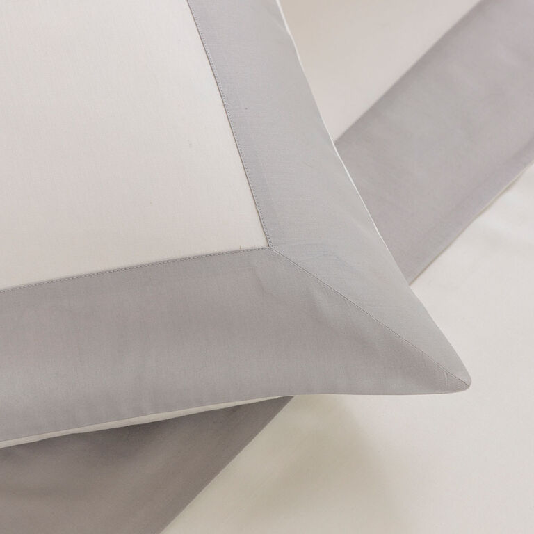 slide 3 Bold Federa Quadrata