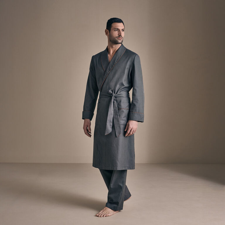 slide 2 Majestic Vestaglia