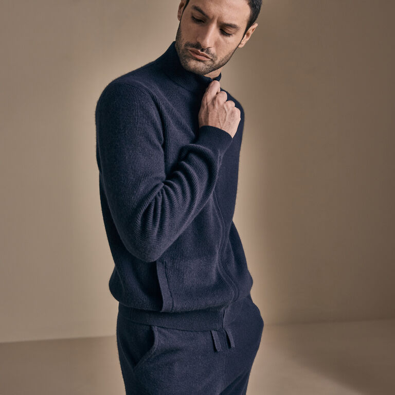 slide 4 Artmate Jogging Set