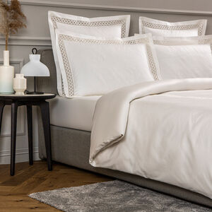 slide 2 Lozenge Lace Copripiumino