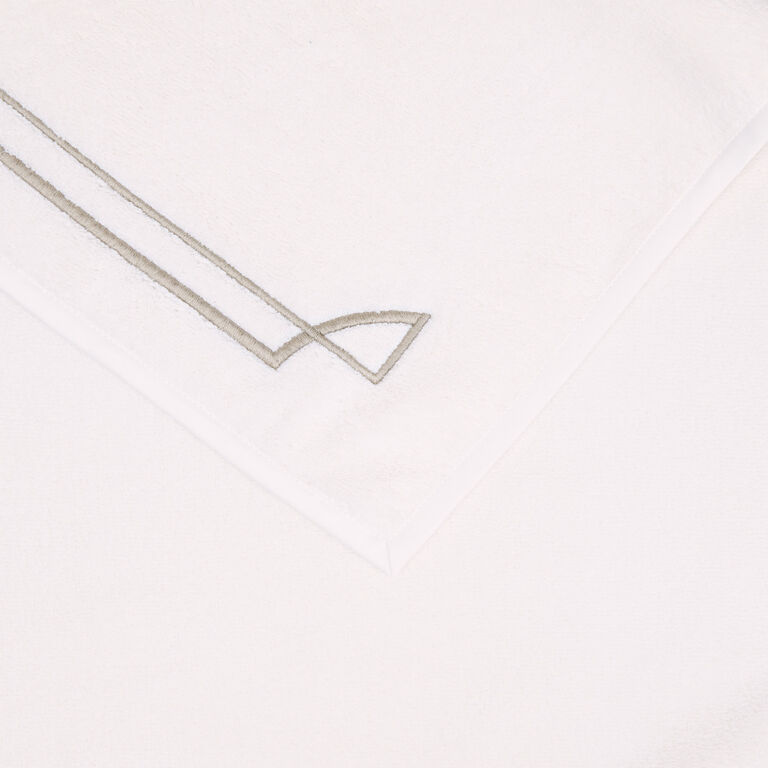 slide 5 Layering Embroidery Telo doccia 