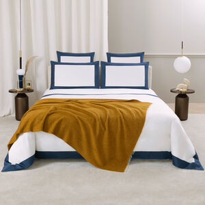 slide 2 Cashmere Boucl&eacute; Plaid