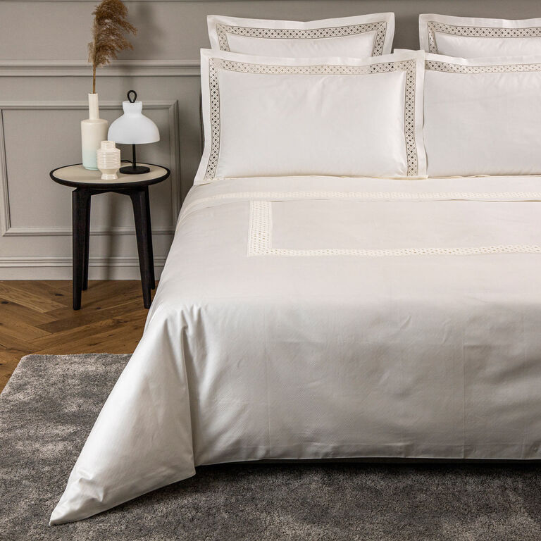 slide 1 Lozenge Lace Copripiumino