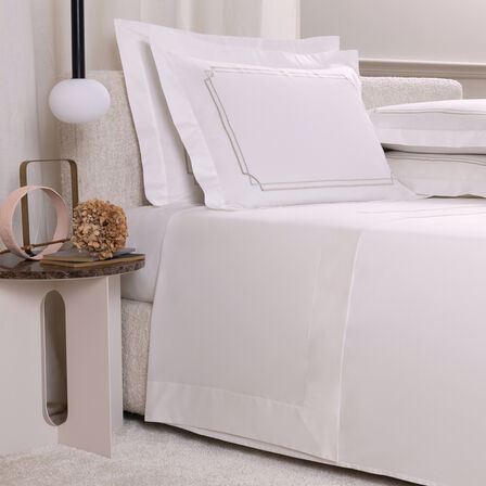 Layering Embroidery Completo Letto