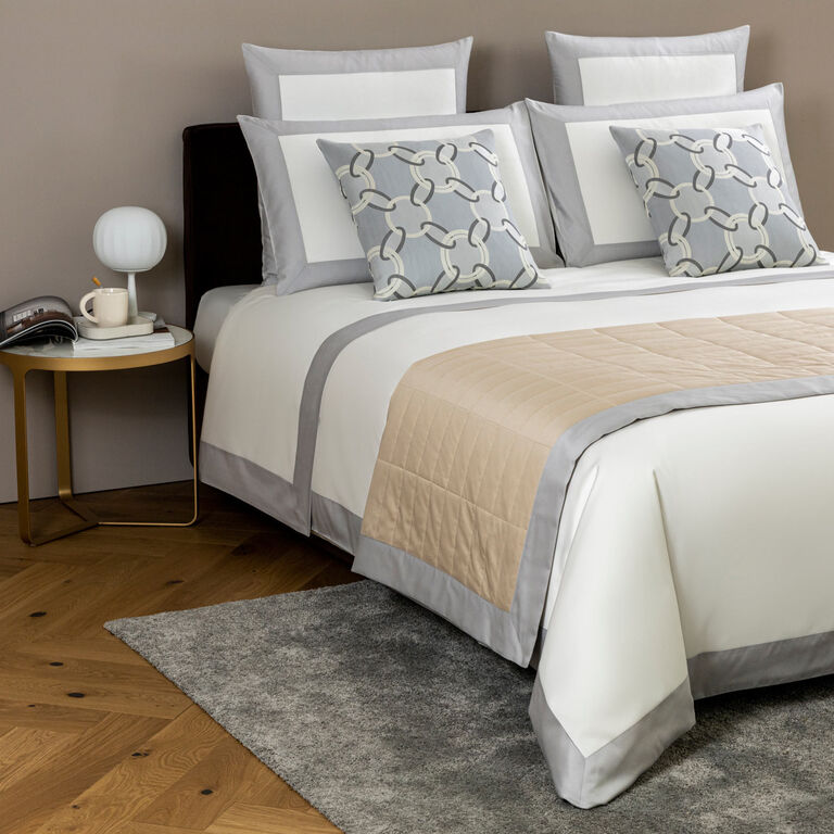 slide 4 Chains Cuscino Decorativo