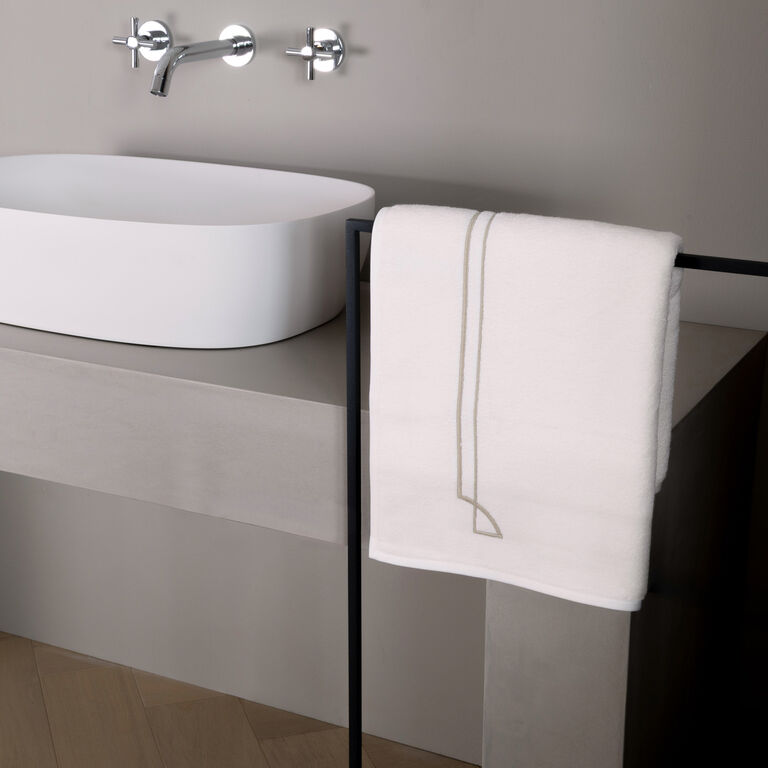 slide 1 Layering Embroidery Asciugamano