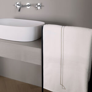 slide 1 Layering Embroidery Telo doccia 