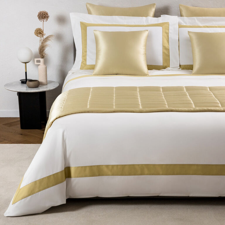 slide 1 Links Silk Runner 