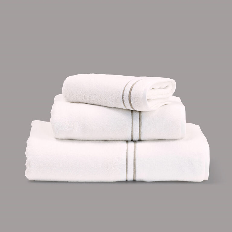 slide 3 Layering Embroidery Asciugamano ospite