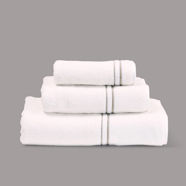 slide 4 Layering Embroidery Telo doccia 