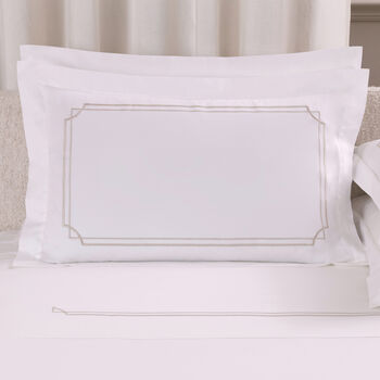 Layering Embroidery Federa