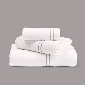 slide 3 Layering Embroidery Asciugamano