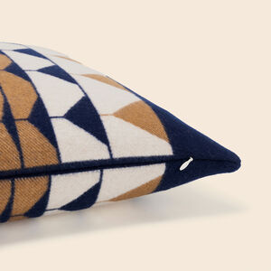 slide 3 Deco Cushion 001