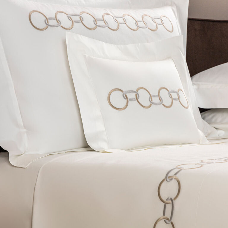 slide 2 Links Ricamo Boudoir