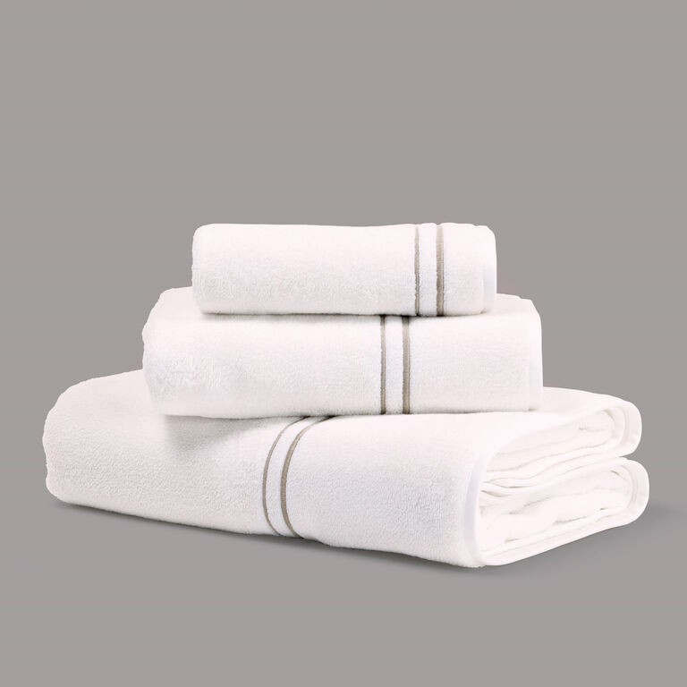 slide 3 Layering Embroidery Telo doccia 