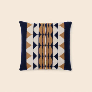 slide 2 Deco Cushion 001