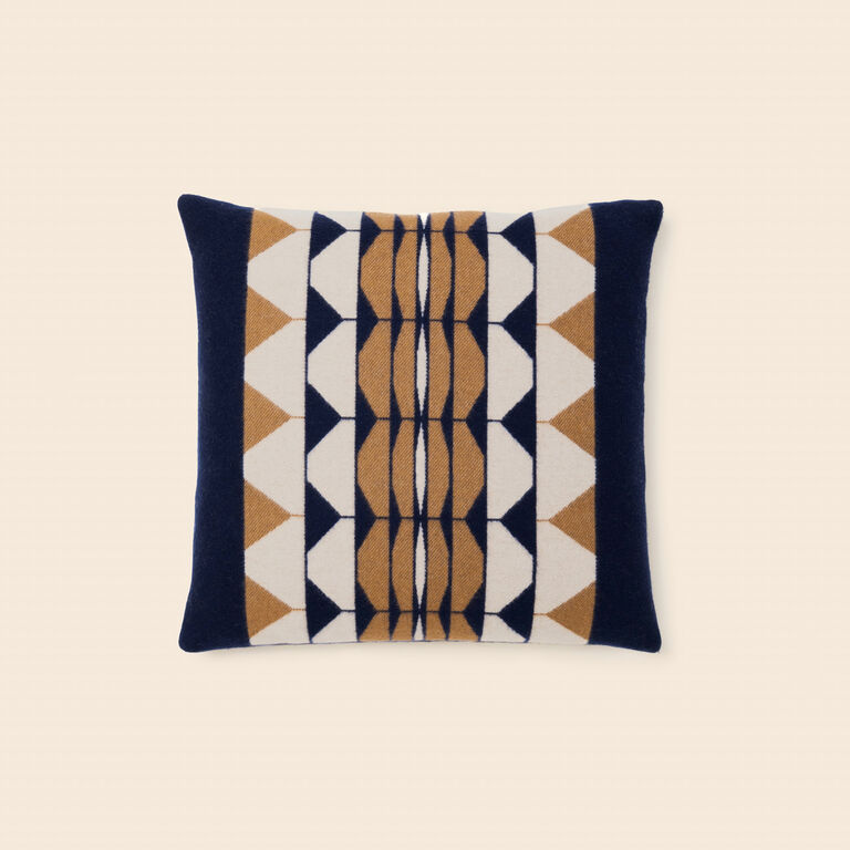 slide 2 Deco Cushion 001