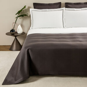 slide 1 Hotel Melody Bedspread