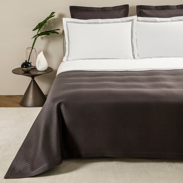 slide 1 Hotel Melody Bedspread