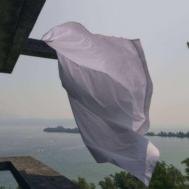 Frette Tailored Poplin sheets for warm sleepers, crisp yet smooth luxury fabric