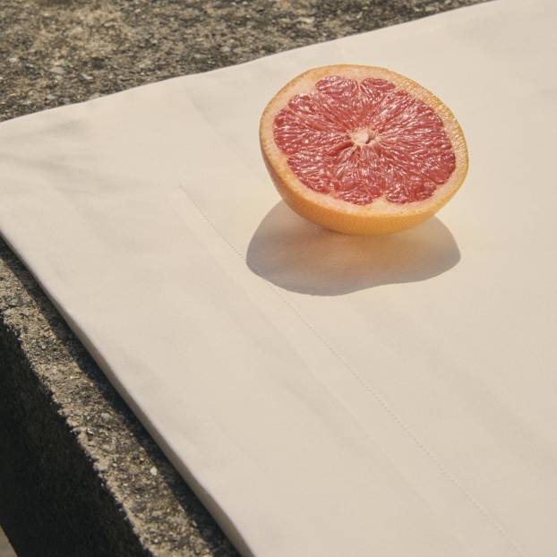 Lenzuola Frette in misto cashmere Leisure, realizzate con un’innovativo misto cotone, seta e cashmere per offrire comfort tutto l’anno