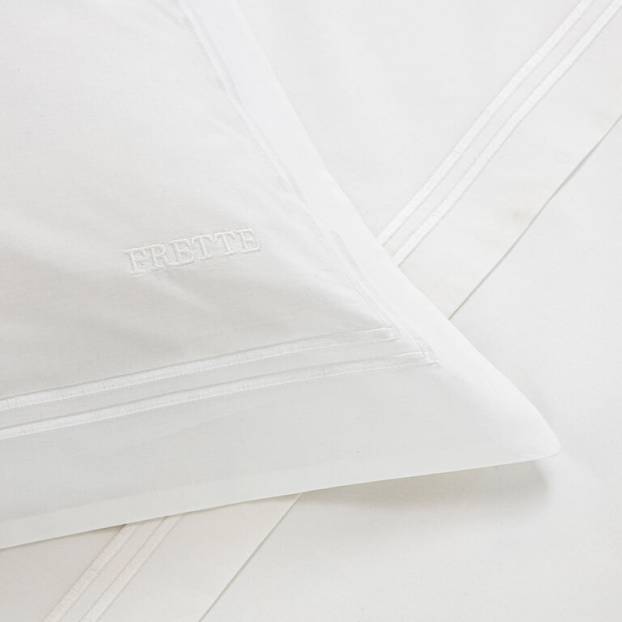 Frette Crispy Percale sheets, lightweight breathable fabric for fresh night sleep